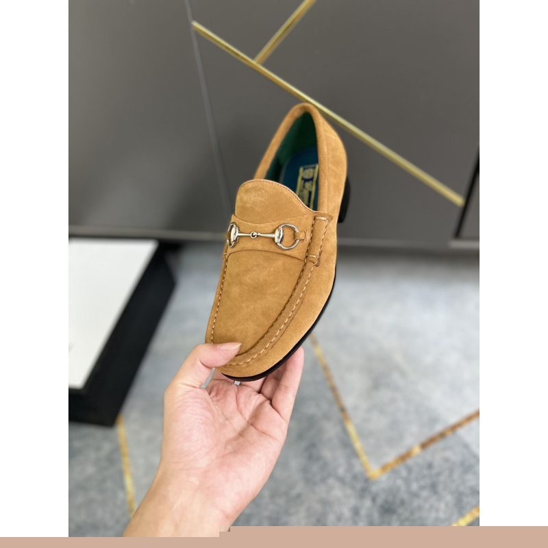 G*u*i leather shoes